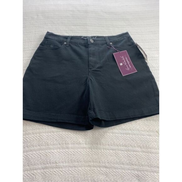 GLORIA VANDERBILT SIZE 6P AMANDA BLACK SHORTS - Picture 4 of 9